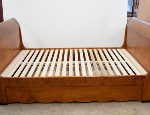 Biedermeier Tiger Maple Day Bed
